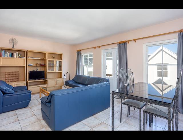 3 BEDROOM APARTMENT TO LET IN HOUT BAY CENTRAL